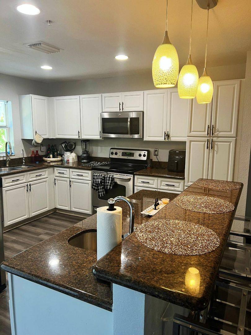 Townhouse for rent at 425 NE 1st St, Pompano Beach, FL 33060