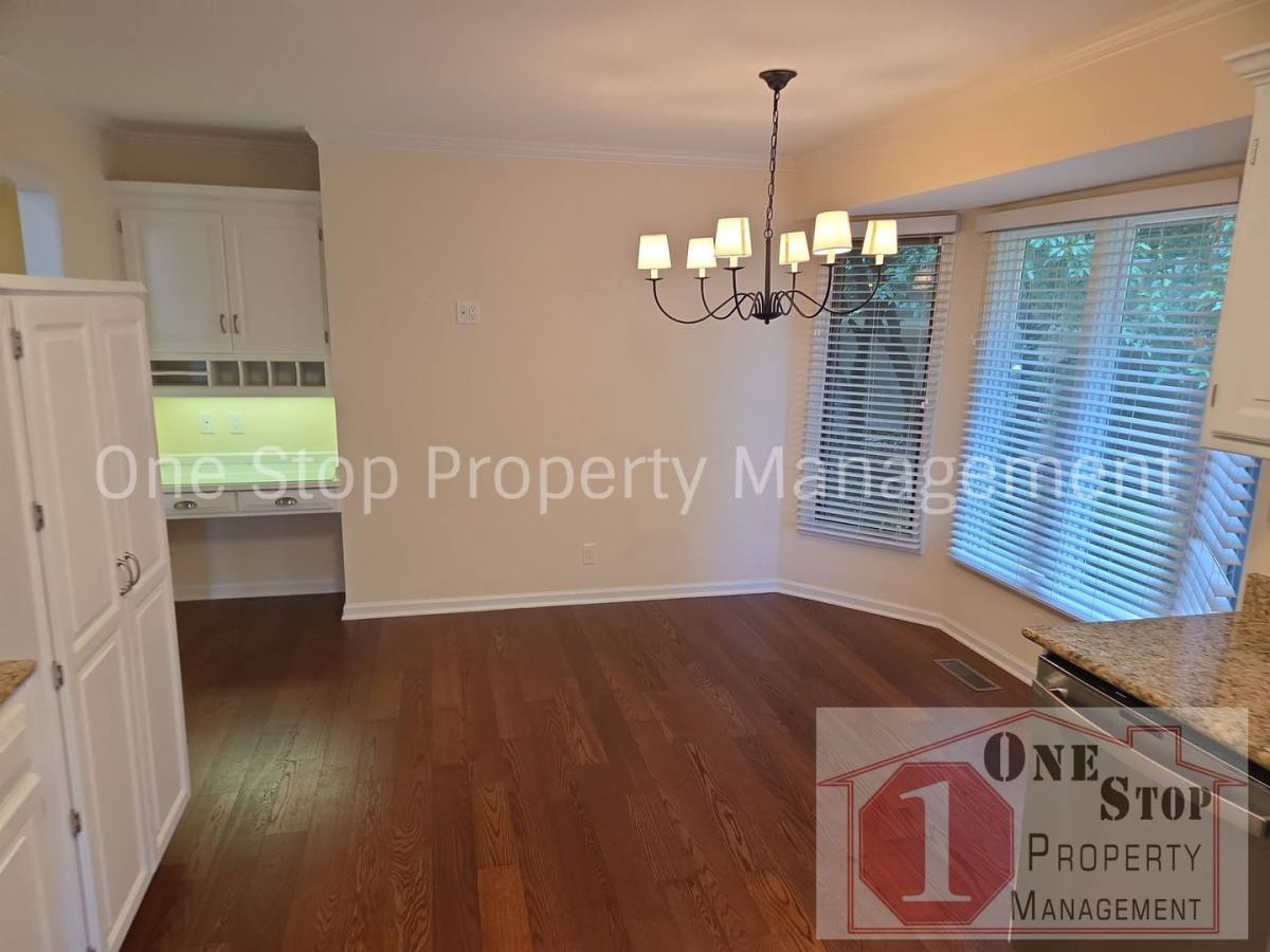 House for rent at 5222 W 121st St, Leawood, KS 66209