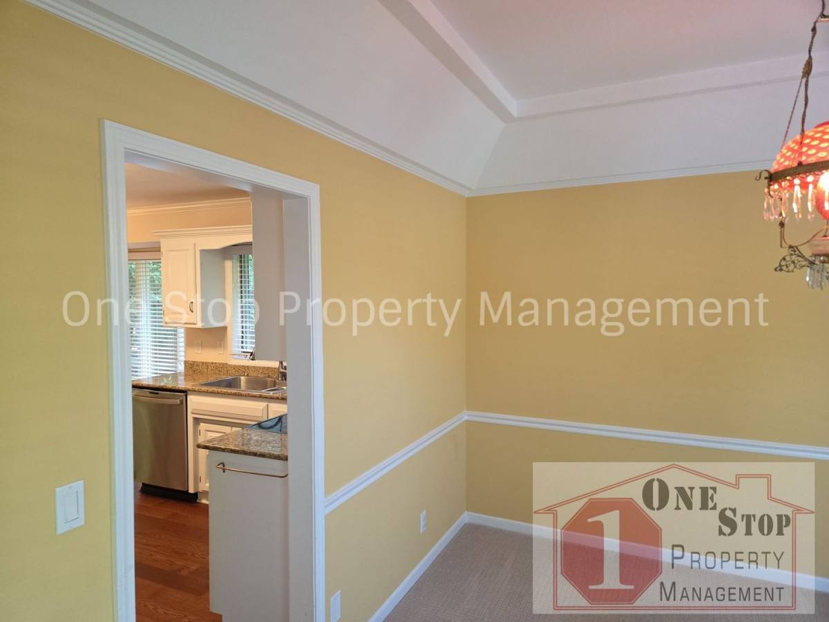 House for rent at 5222 W 121st St, Leawood, KS 66209