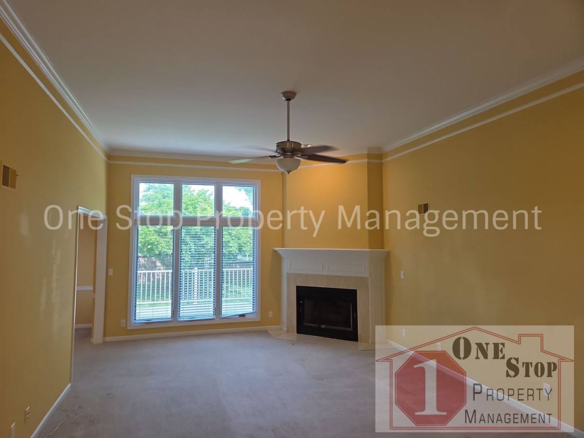 House for rent at 5222 W 121st St, Leawood, KS 66209