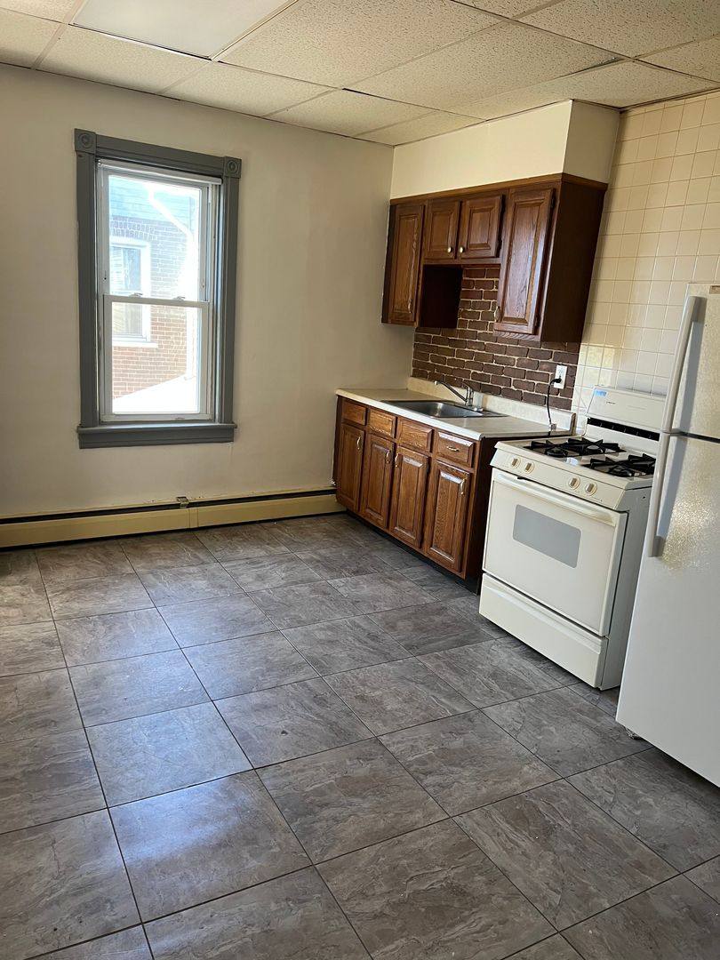 Apartment for rent at 1690 Newport Ave, Northampton, PA 18067