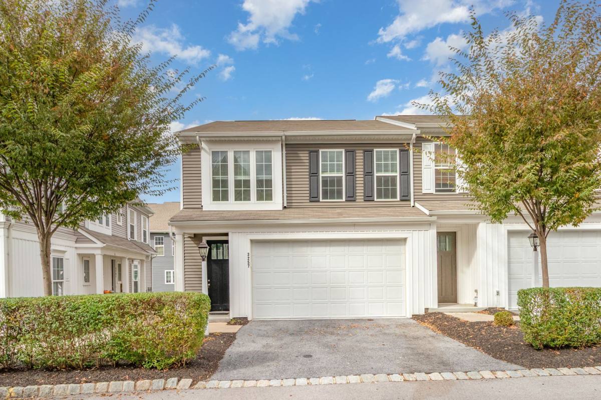 Townhouse for rent at 3257 Lark Way, Mechanicsburg, PA 17055