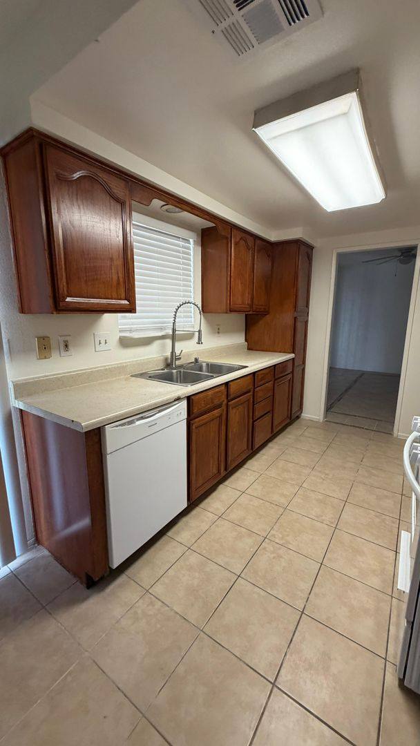 House for rent at 813 Steven St, Brawley, CA 92227