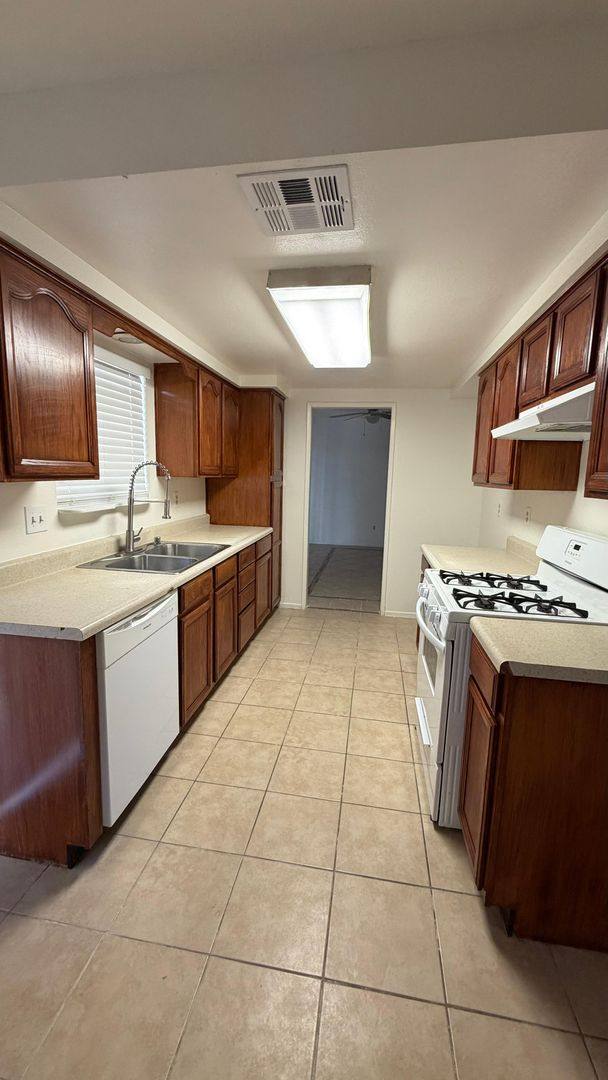 House for rent at 813 Steven St, Brawley, CA 92227