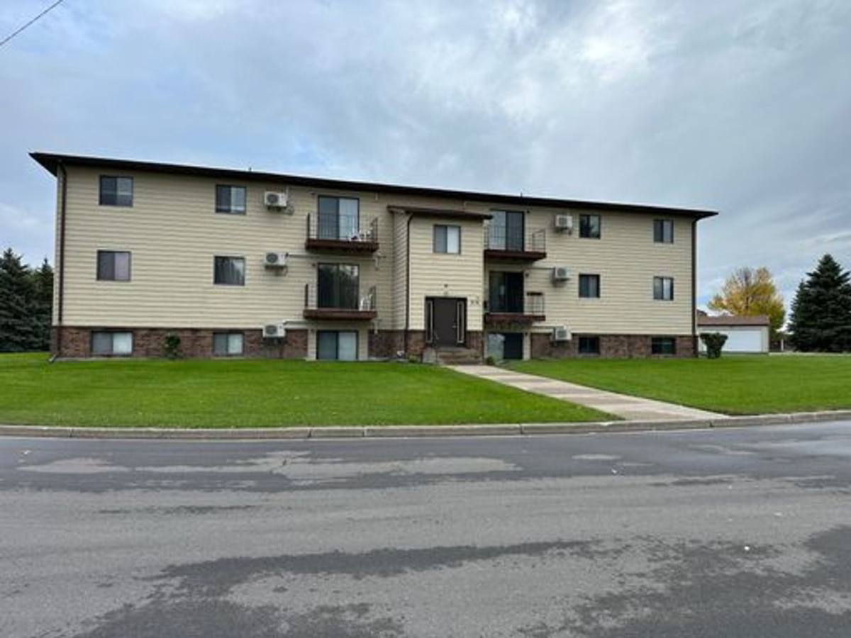 Apartment for rent at 310 Dickinson Dr SE, Devils Lake, ND 58301