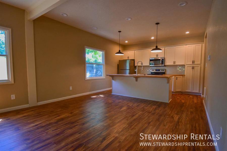 Apartment for rent at 754 W 12th Ave #A, Eugene, OR 97402