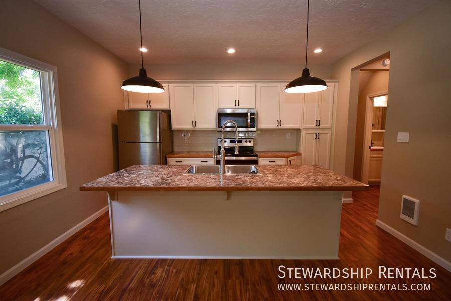 Apartment for rent at 754 W 12th Ave #A, Eugene, OR 97402