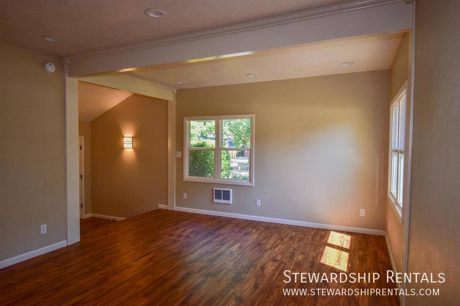 Apartment for rent at 754 W 12th Ave #A, Eugene, OR 97402