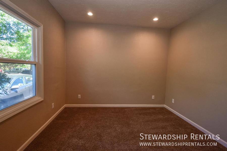 Apartment for rent at 754 W 12th Ave #A, Eugene, OR 97402