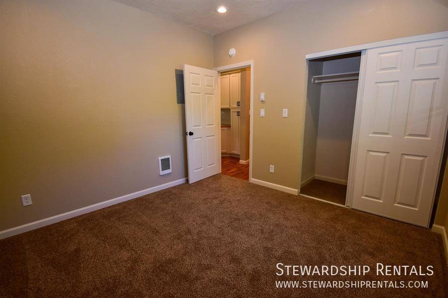 Apartment for rent at 754 W 12th Ave #A, Eugene, OR 97402