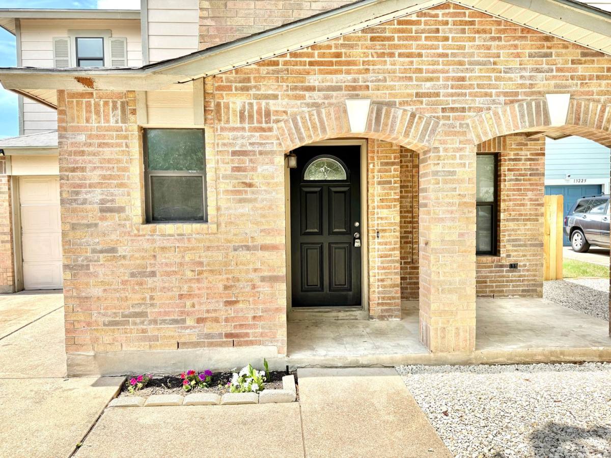 House for rent at 13229 Coomes Dr, Del Valle, TX 78617