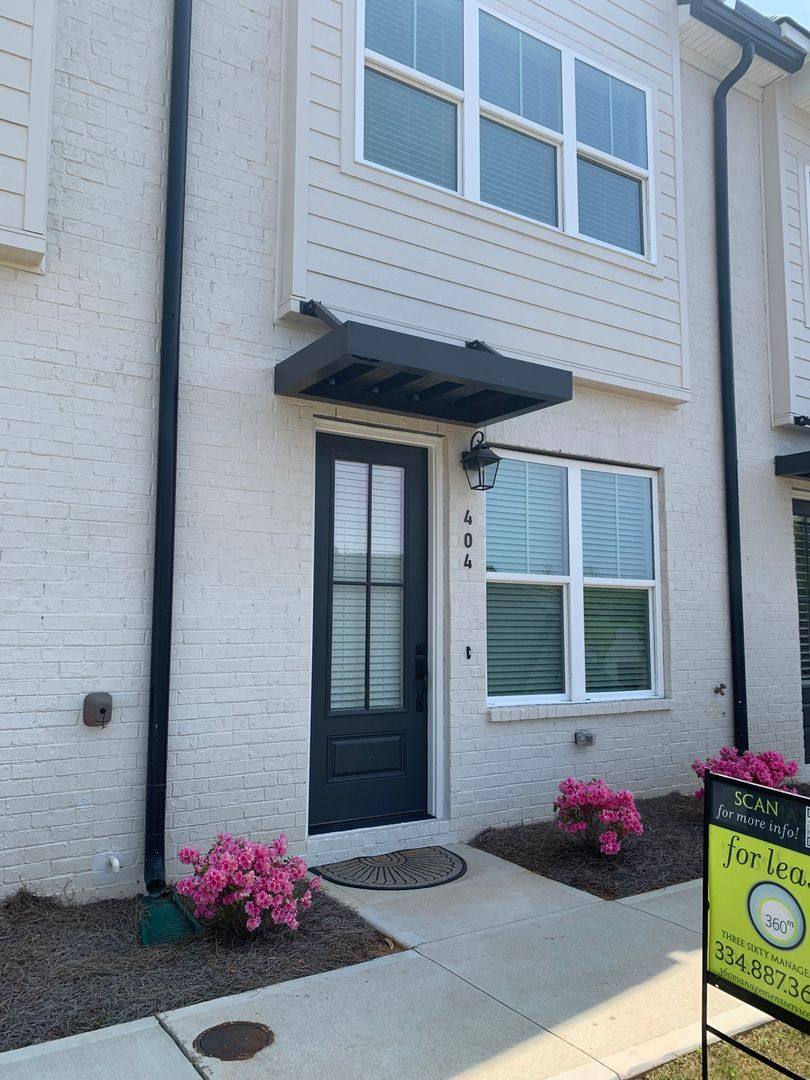 Townhouse for rent at 2106 Moores Mill Rd, Auburn, AL 36830