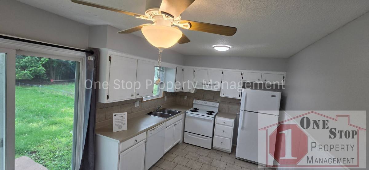 House for rent at 18905 E 18th St N, Independence, MO 64058