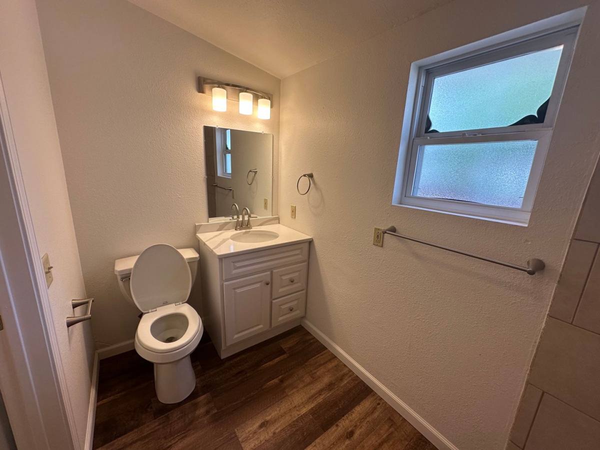 Apartment for rent at 1609-1611 Broadway St, Quincy, IL 62301