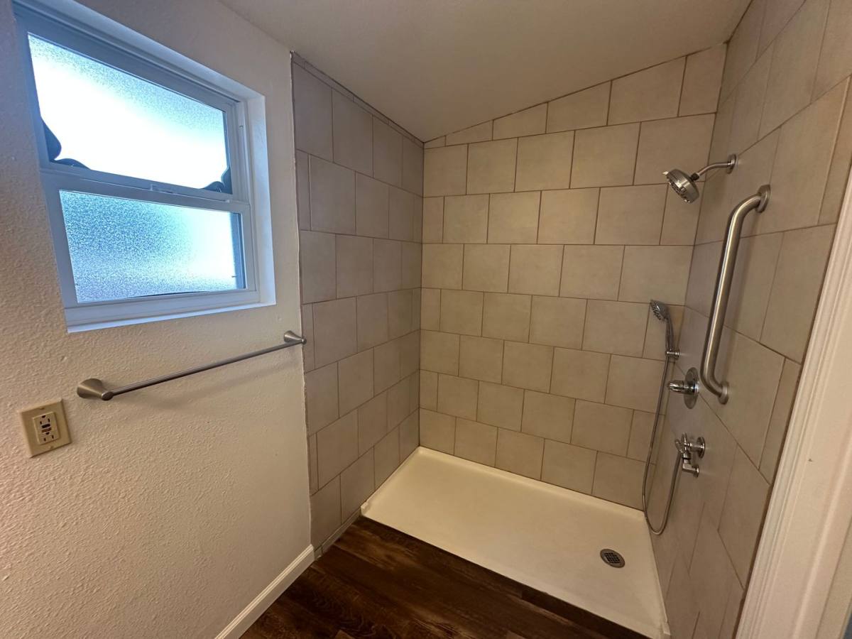 Apartment for rent at 1609-1611 Broadway St, Quincy, IL 62301