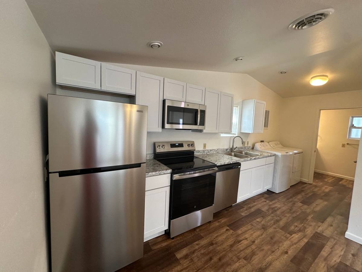 Apartment for rent at 1609-1611 Broadway St, Quincy, IL 62301