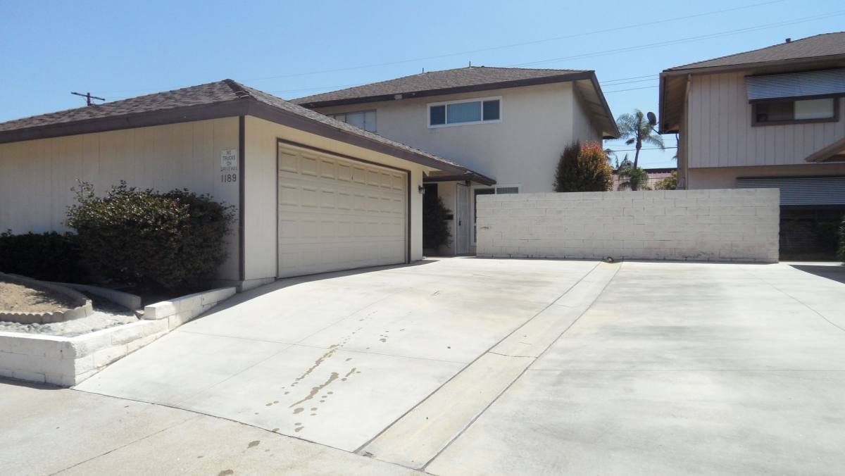 Apartment for rent at 1189 N Shattuck A-C, Orange, CA 92867