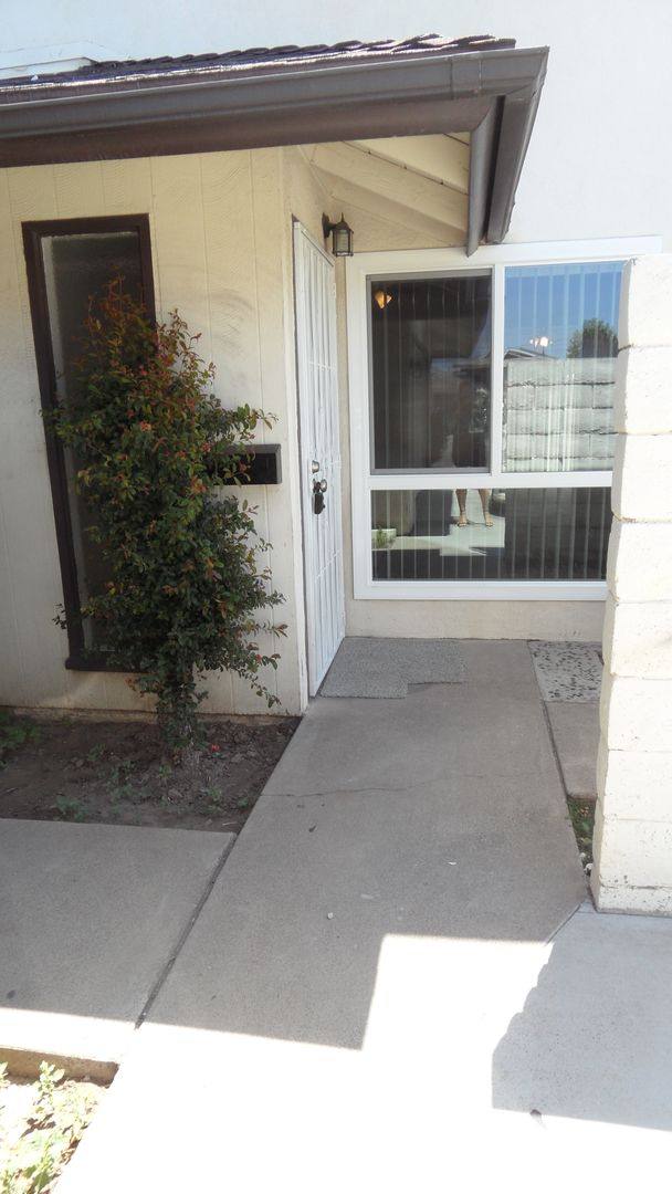 Apartment for rent at 1189 N Shattuck A-C, Orange, CA 92867