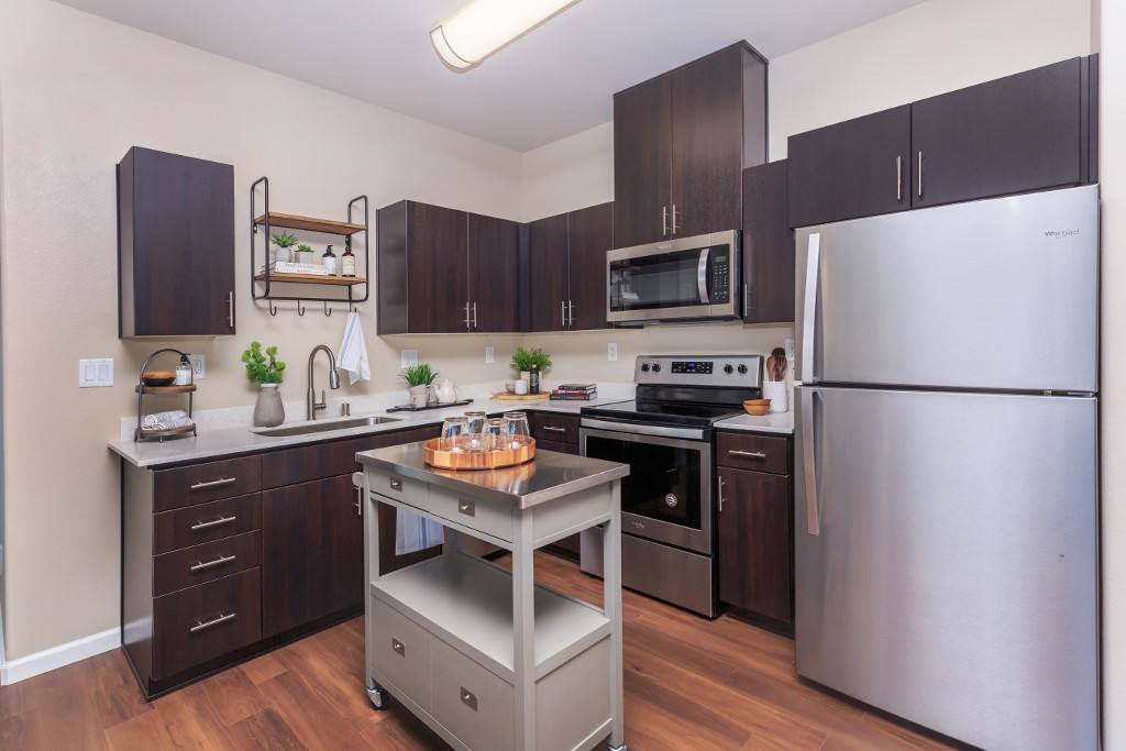 Apartment for rent at 8072 N Millbrook Ave, Fresno, CA 93720
