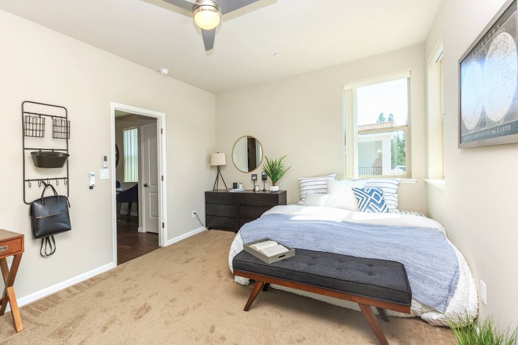 Apartment for rent at 8072 N Millbrook Ave, Fresno, CA 93720