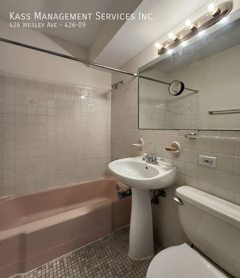 Apartment for rent at 426 Wesley Ave #9, Oak Park, IL 60302