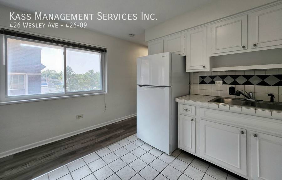 Apartment for rent at 426 Wesley Ave #9, Oak Park, IL 60302