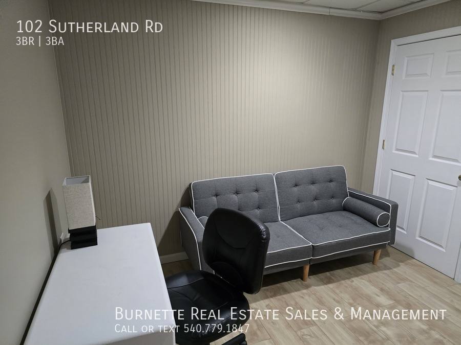 Townhouse for rent at 102 Sutherland Rd, Radford, VA 24141