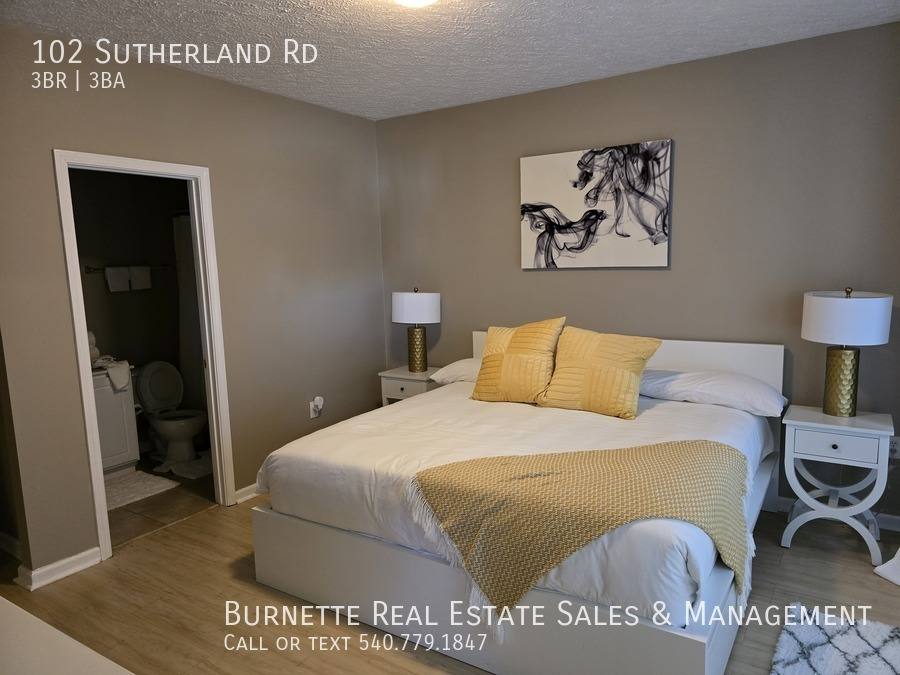 Townhouse for rent at 102 Sutherland Rd, Radford, VA 24141