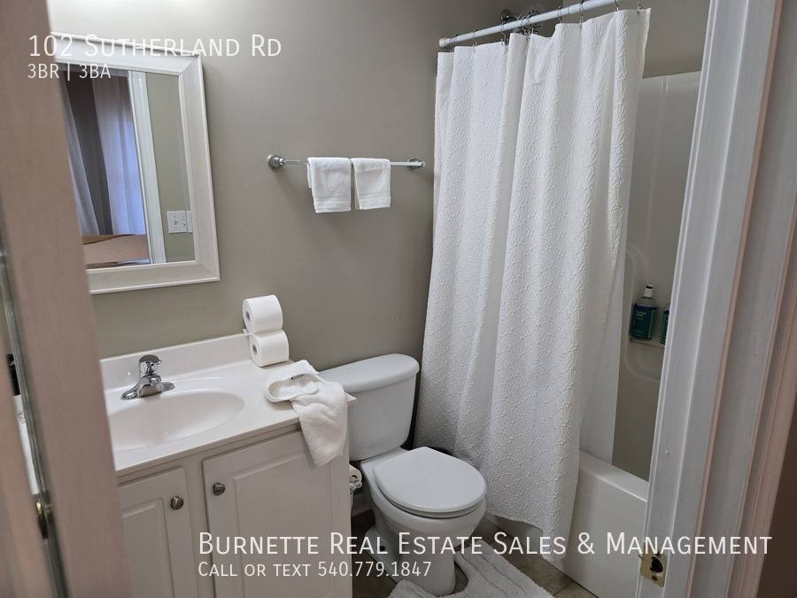 Townhouse for rent at 102 Sutherland Rd, Radford, VA 24141