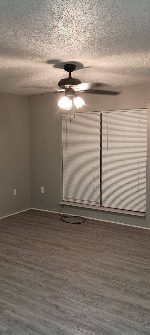 Apartment for rent at 906 E D St, Hillsboro, KS 67063