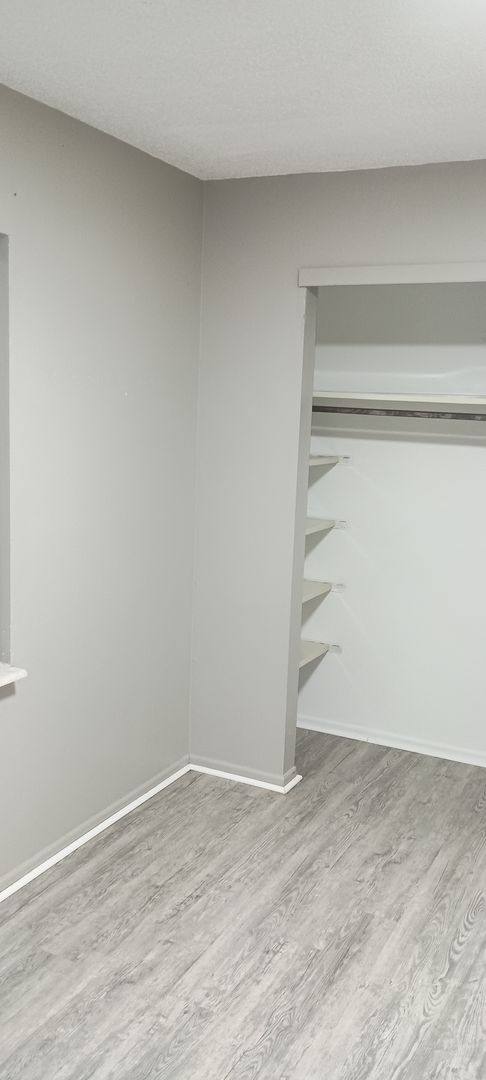 Apartment for rent at 906 E D St, Hillsboro, KS 67063