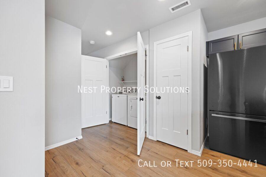 Apartment for rent at 338 W 6th St, Warden, WA 98857