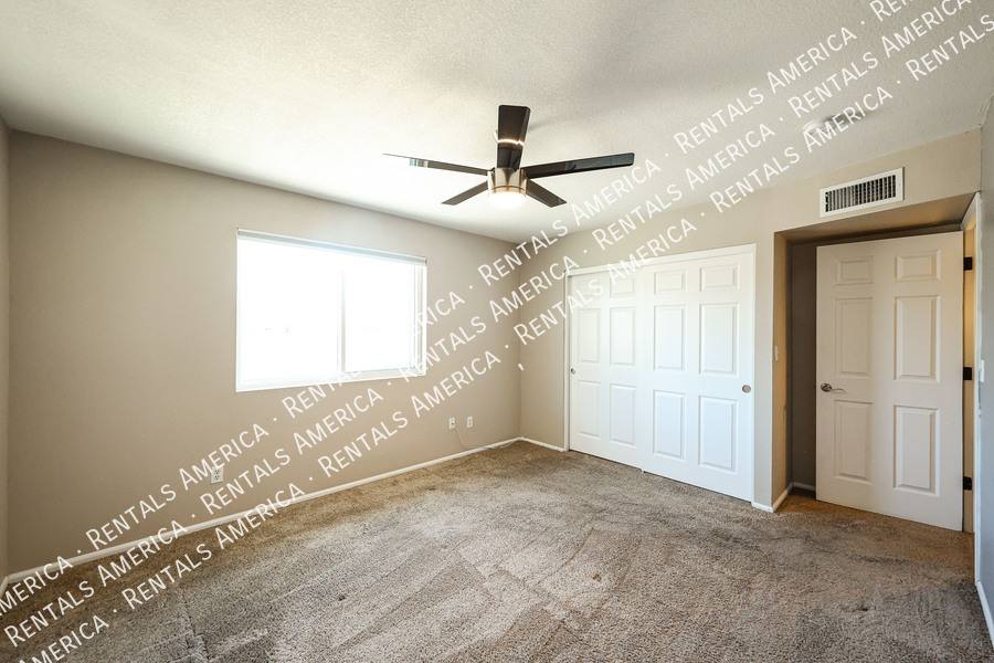 House for rent at 10627 S 44th St, Phoenix, AZ 85044