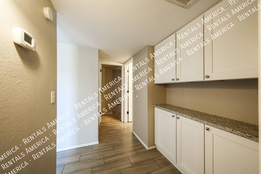 House for rent at 10627 S 44th St, Phoenix, AZ 85044