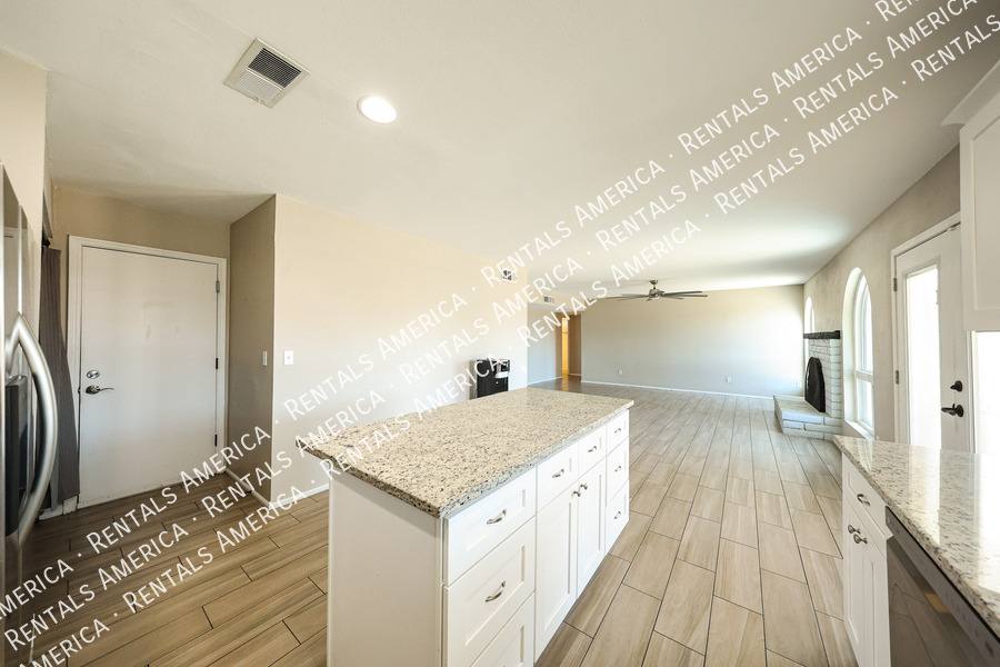 House for rent at 10627 S 44th St, Phoenix, AZ 85044