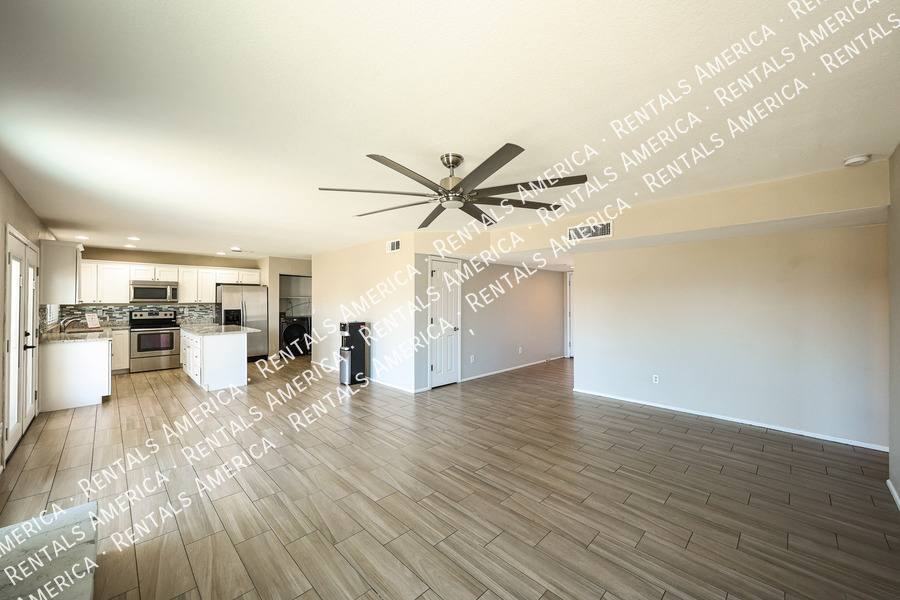 House for rent at 10627 S 44th St, Phoenix, AZ 85044