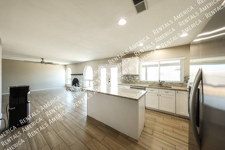 House for rent at 10627 S 44th St, Phoenix, AZ 85044