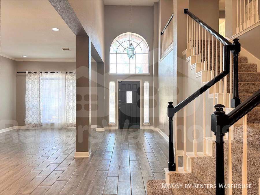 House for rent at 7319 Mountain Valley Dr, Houston, TX 77095