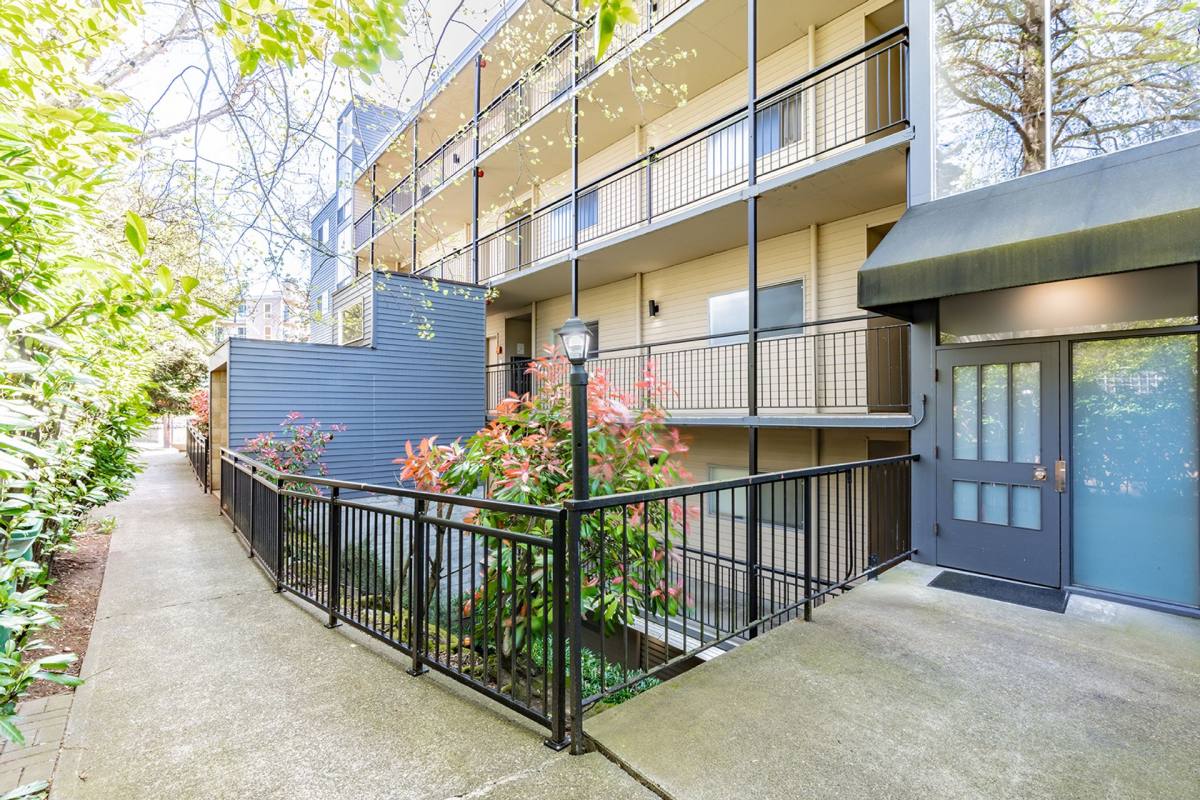Apartment for rent at 1004 Belmont Ave E, Seattle, WA 98102