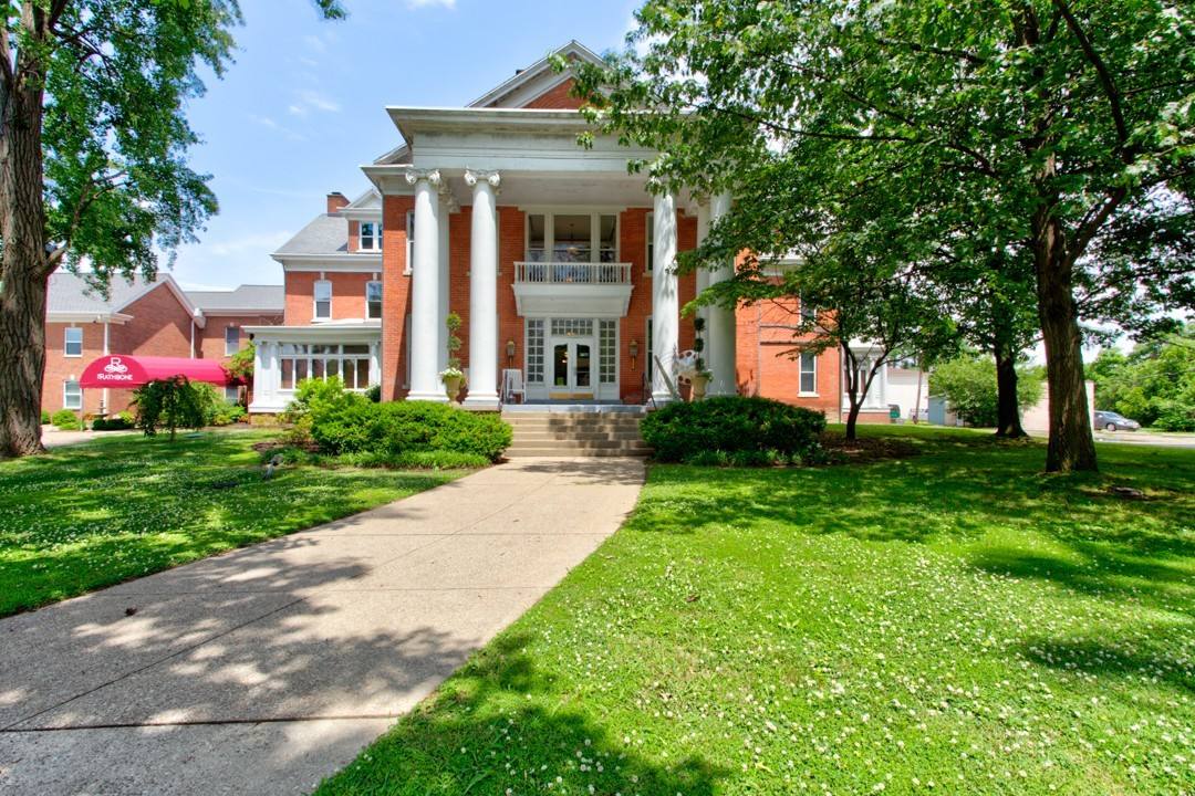 Apartment for rent at 1320 SE 2nd St, Evansville, IN 47713