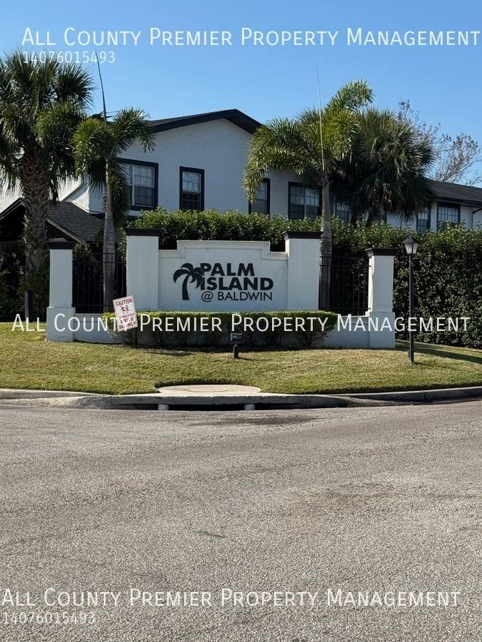 Townhouse for rent at 1764 Memphis Ave, Orlando, FL 32807