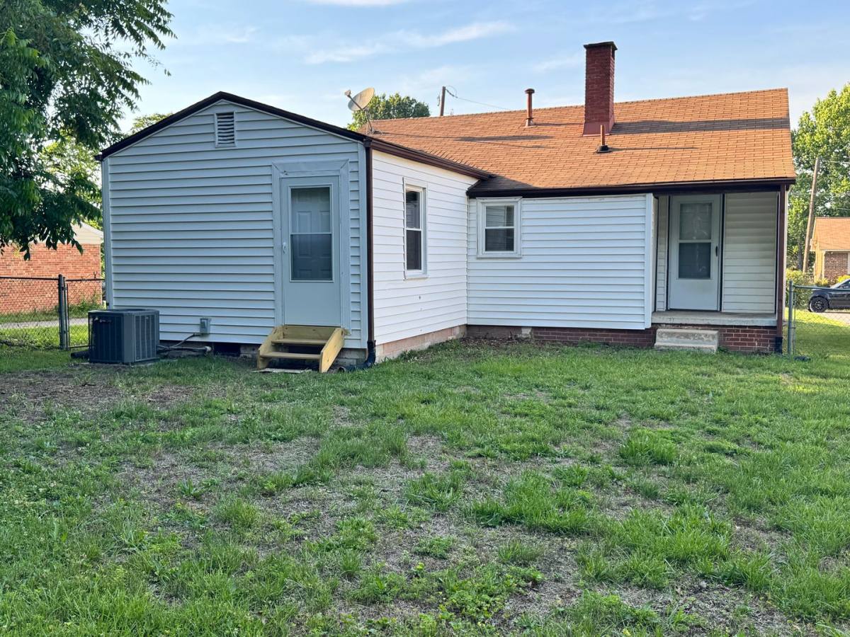 House for rent at 317 Craig St, Greensboro, NC 27406