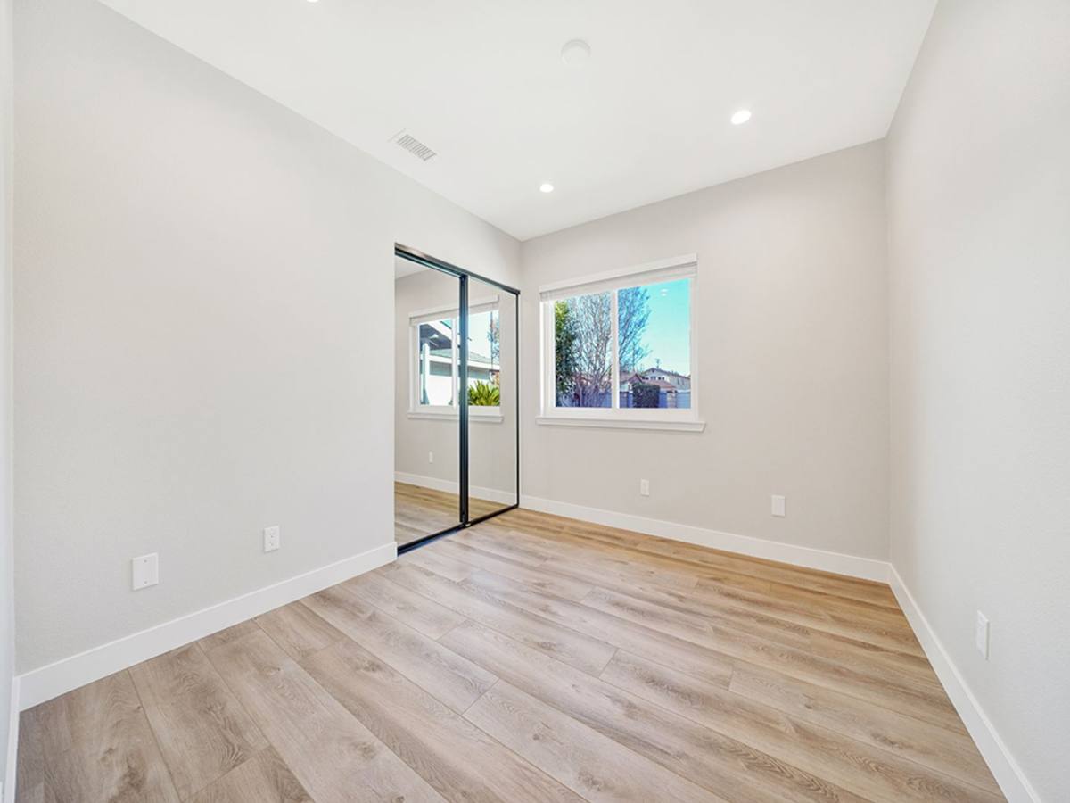 Apartment for rent at 2476 Elden Ave, Costa Mesa, CA 92627