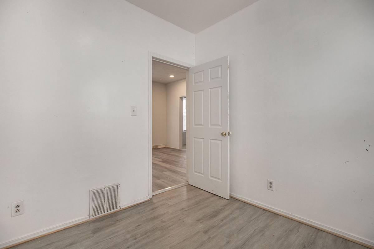 Apartment for rent at 3300 W 54th, Cleveland, OH 44102