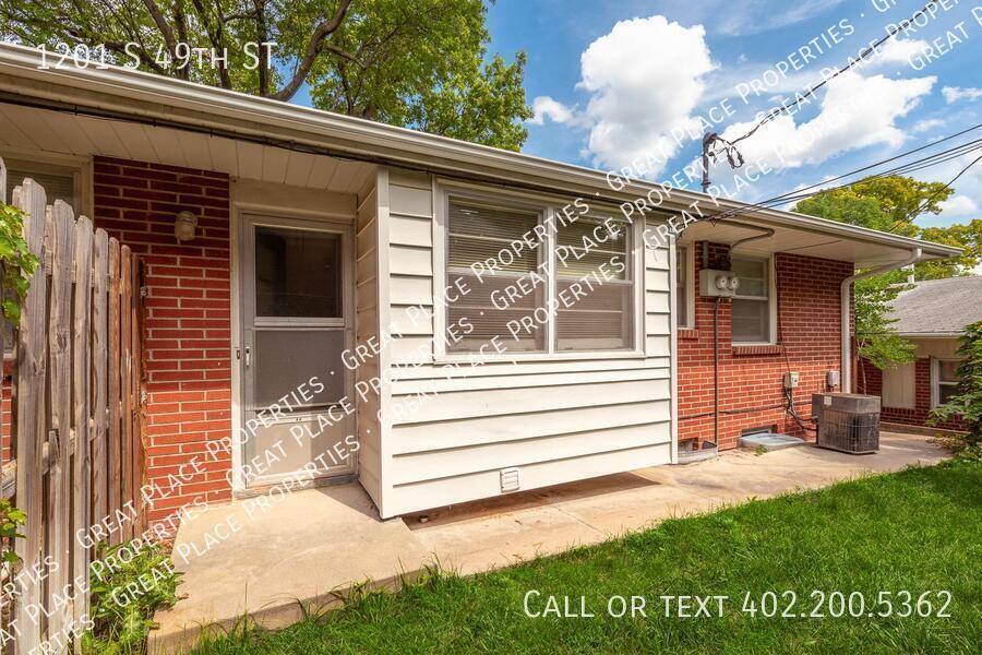Apartment for rent at 1201 S 49th St, Lincoln, NE 68510