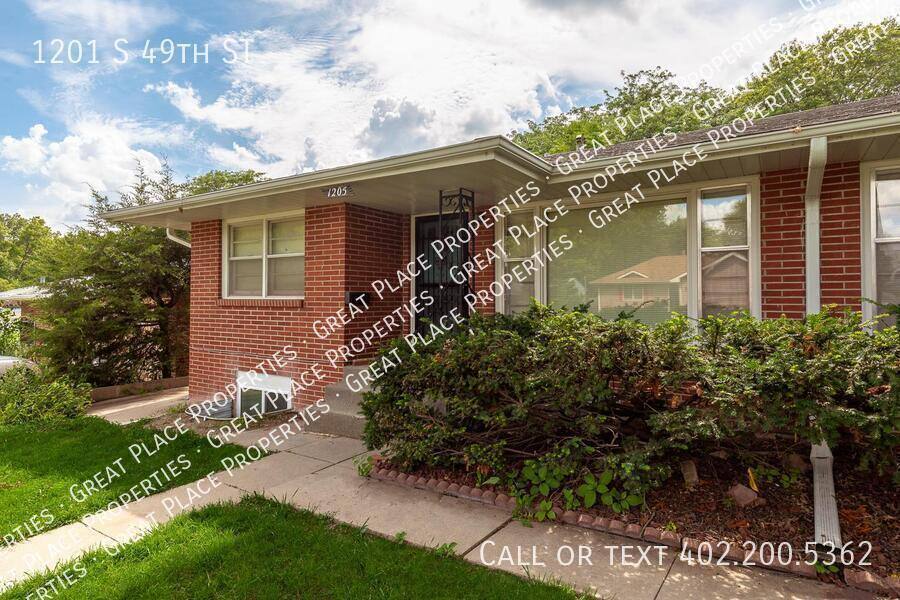 Apartment for rent at 1201 S 49th St, Lincoln, NE 68510