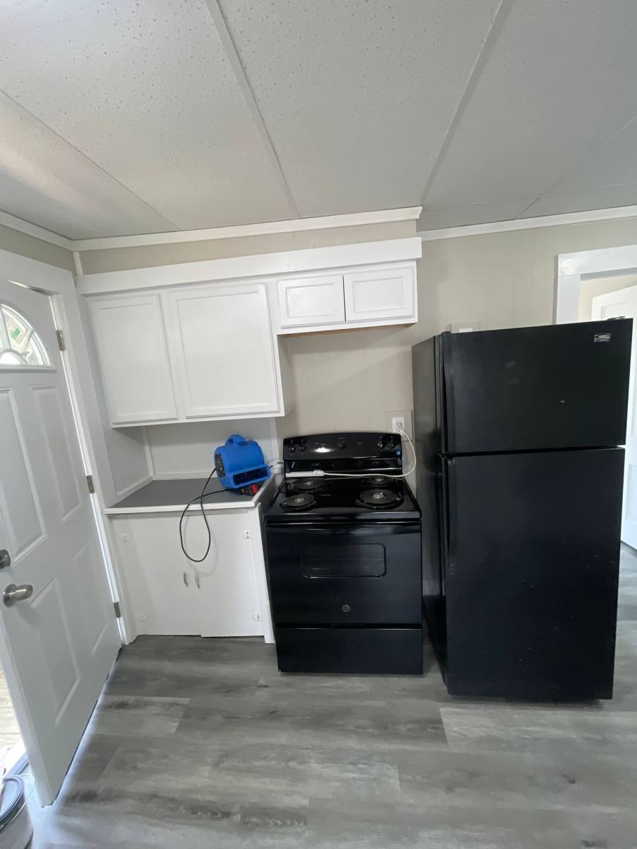 Apartment for rent at 429 Parkview St NE, Massillon, OH 44646