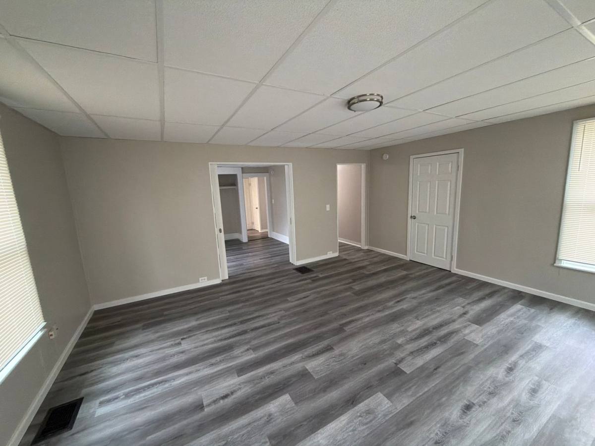 Apartment for rent at 429 Parkview St NE, Massillon, OH 44646