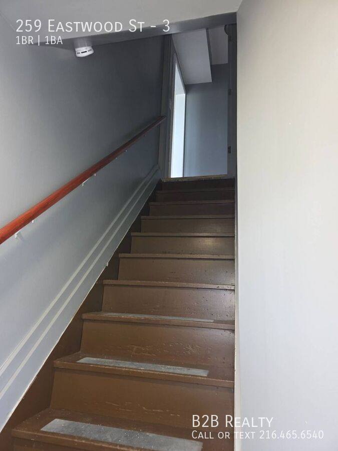 Apartment for rent at 259 Eastwood St #3, Geneva, OH 44041