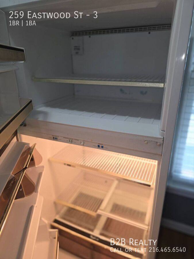 Apartment for rent at 259 Eastwood St #3, Geneva, OH 44041